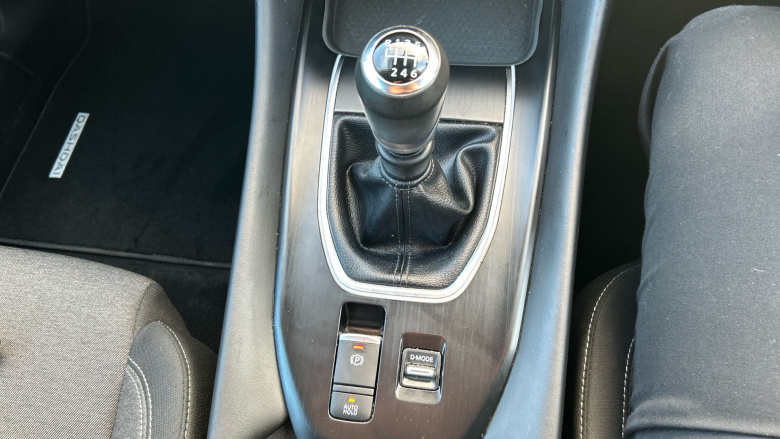 Nissan Qashqai 1.3 DiG-T MH N-Connecta 5dr Petrol Hatchback